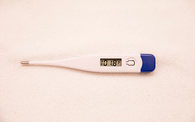What Is the Difference Between a Cold and the Flu?